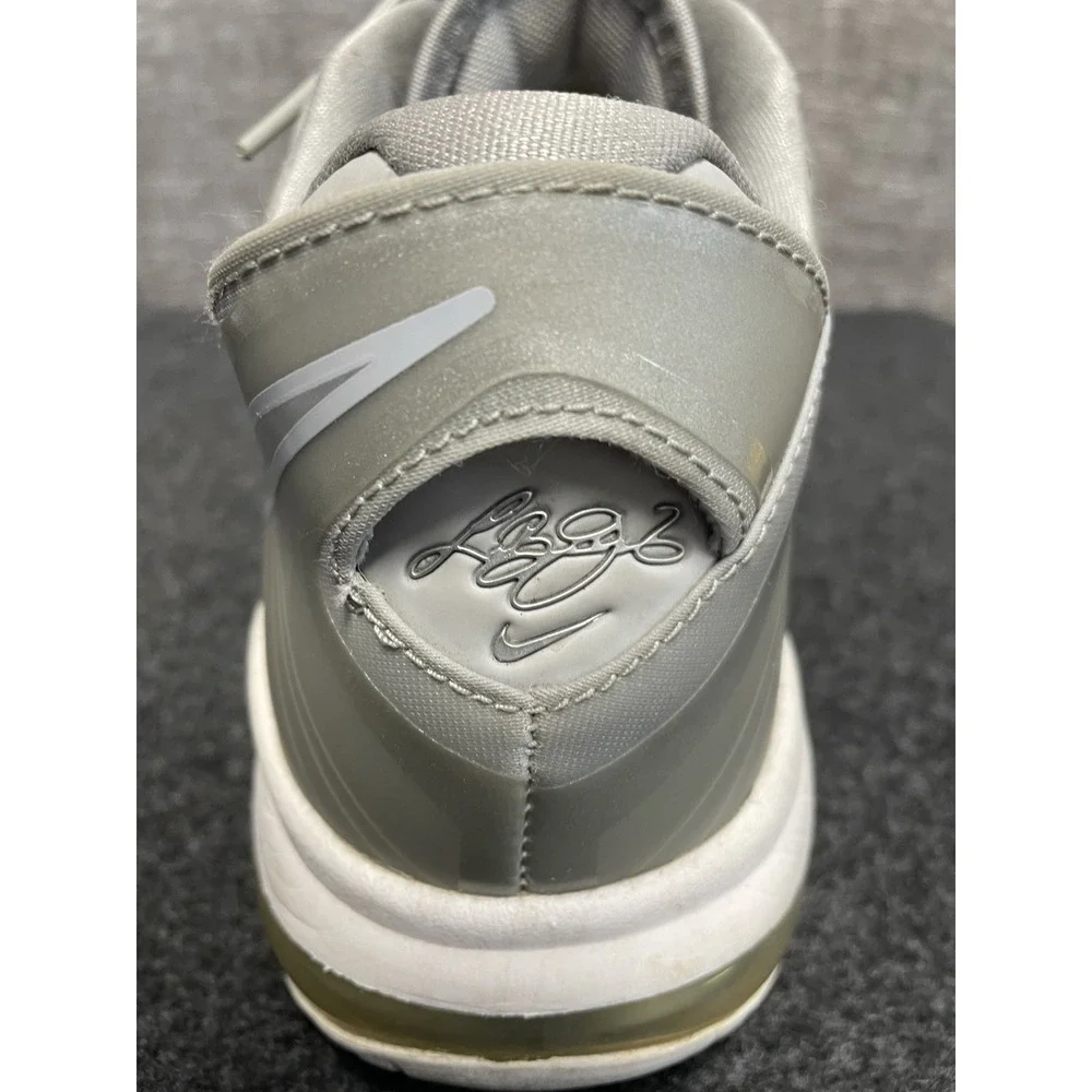Nike Lebron 8 Low Wolf Grey/Metallic Sneaker Size 7.5 Basketball 456849 002‎